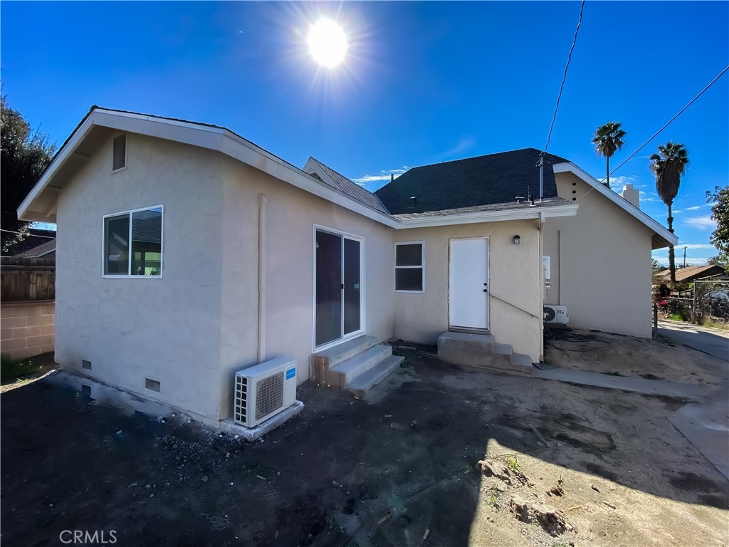 244 E 10th Street Property Photo 25