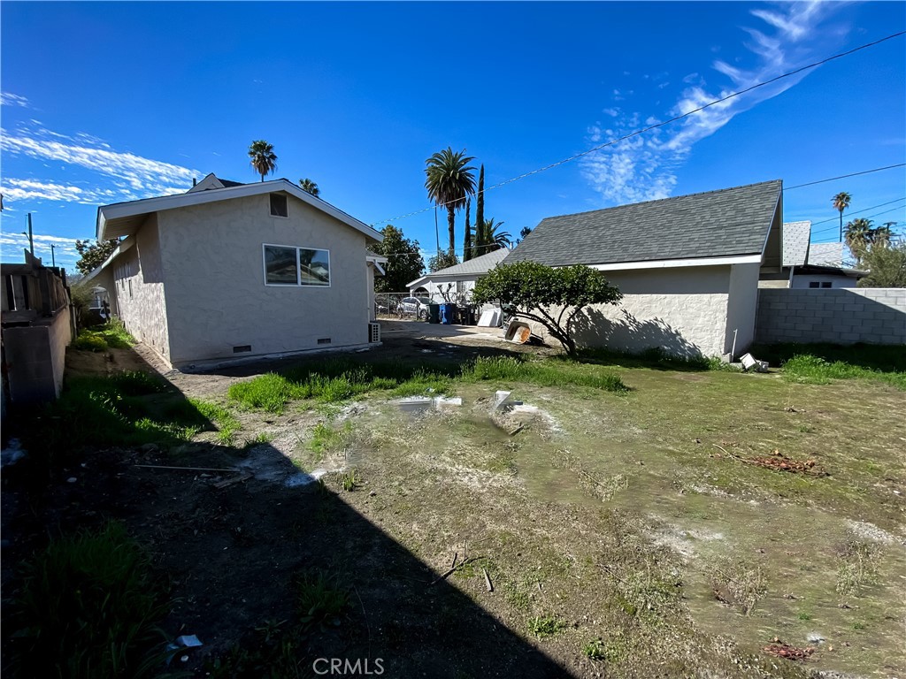 244 E 10th Street Property Photo 26