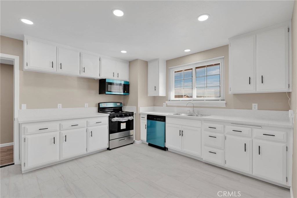 14586 Orange Street Property Photo 11