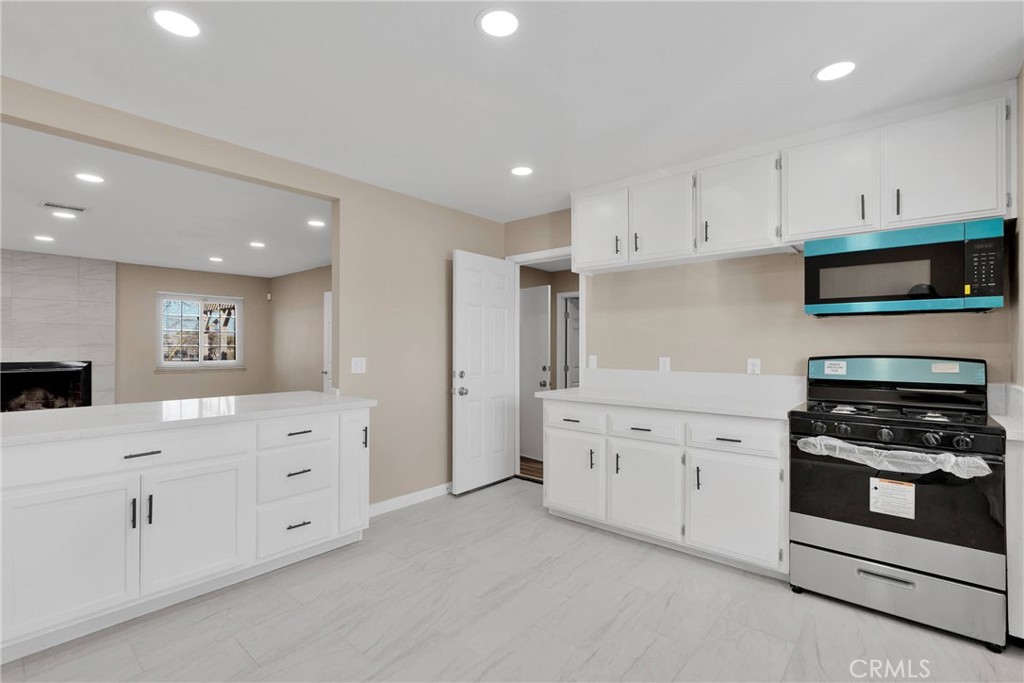 14586 Orange Street Property Photo 12
