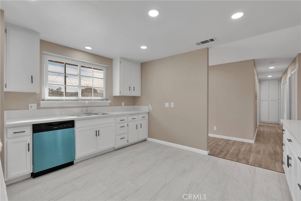 14586 Orange Street Property Photo 14