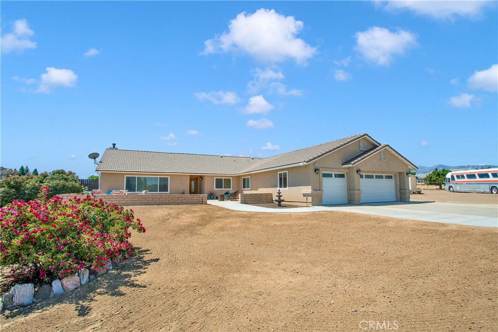 9275 Rattlesnake Road Property Photo 4