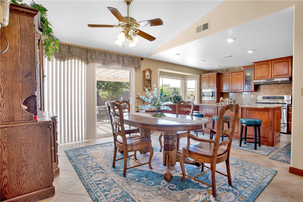 9275 Rattlesnake Road Property Photo 18