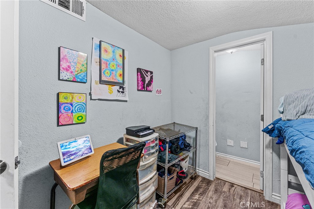 256 E 9th Street Property Photo 17