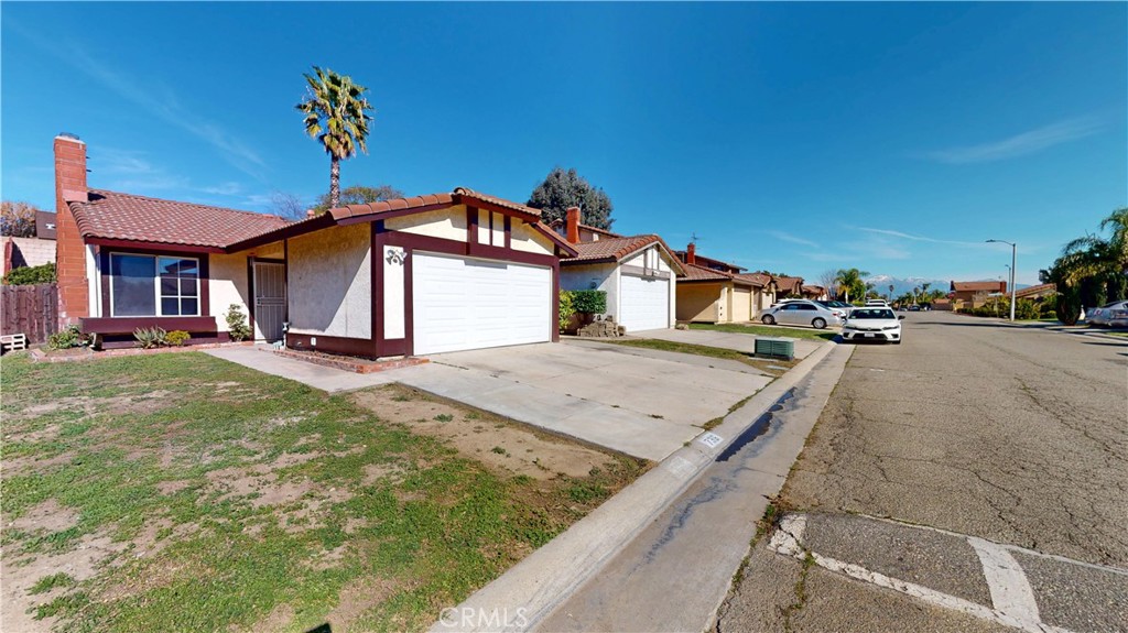 736 W Virginia Street Property Photo 2
