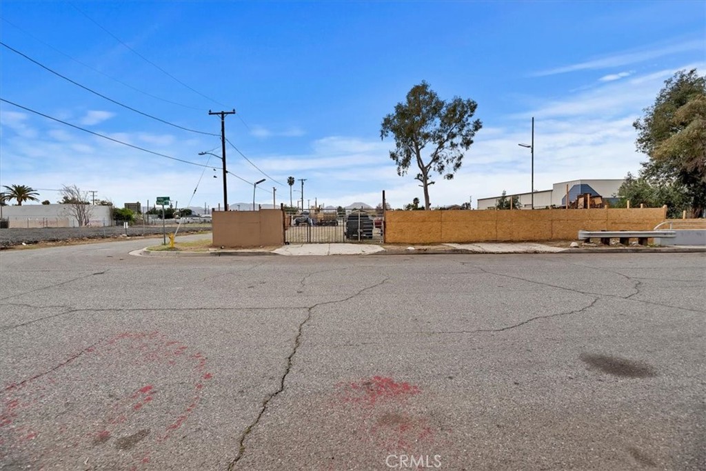 314 S Mayfield Avenue Property Photo 21