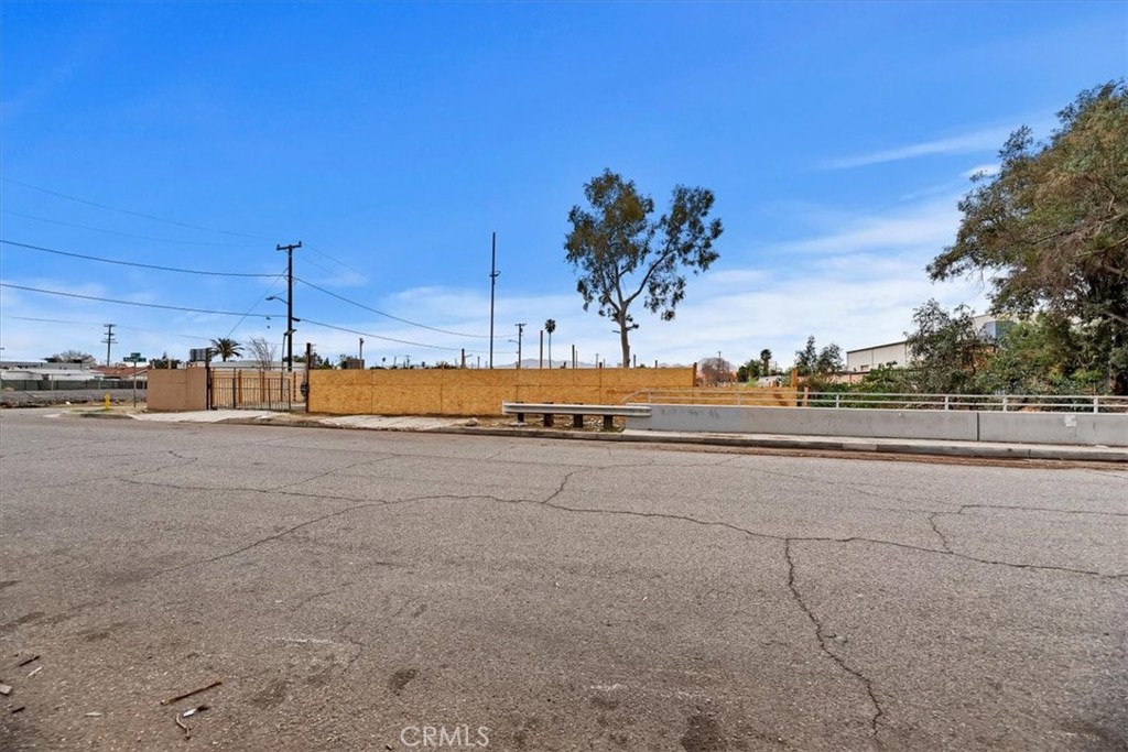 314 S Mayfield Avenue Property Photo 23