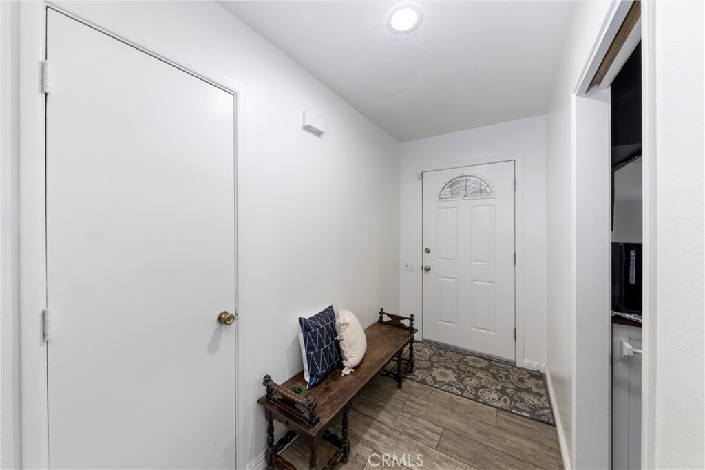 5334 N Mayfield Avenue Property Photo 5