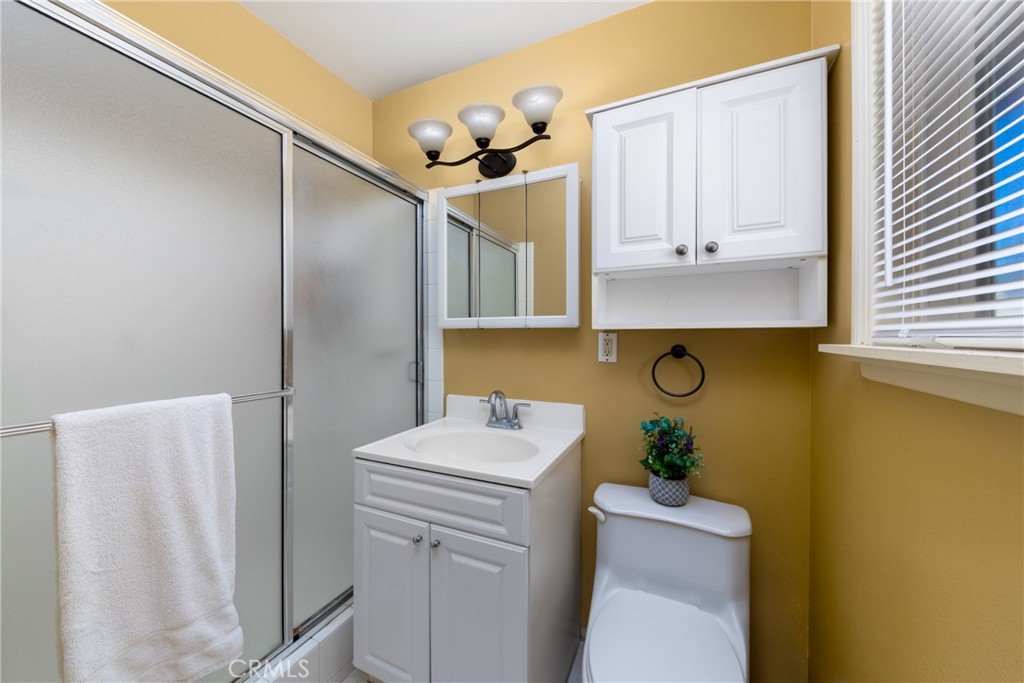 5334 N Mayfield Avenue Property Photo 19
