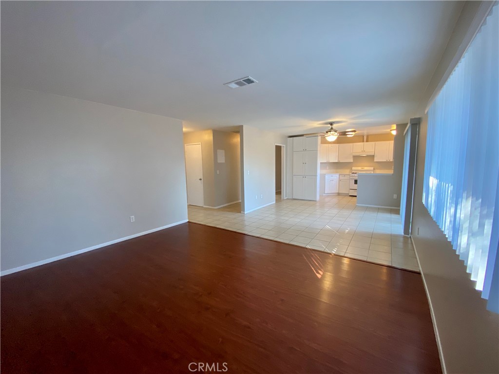 1683 W Wilson Street Property Photo 3
