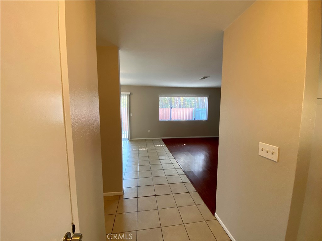 1683 W Wilson Street Property Photo 8