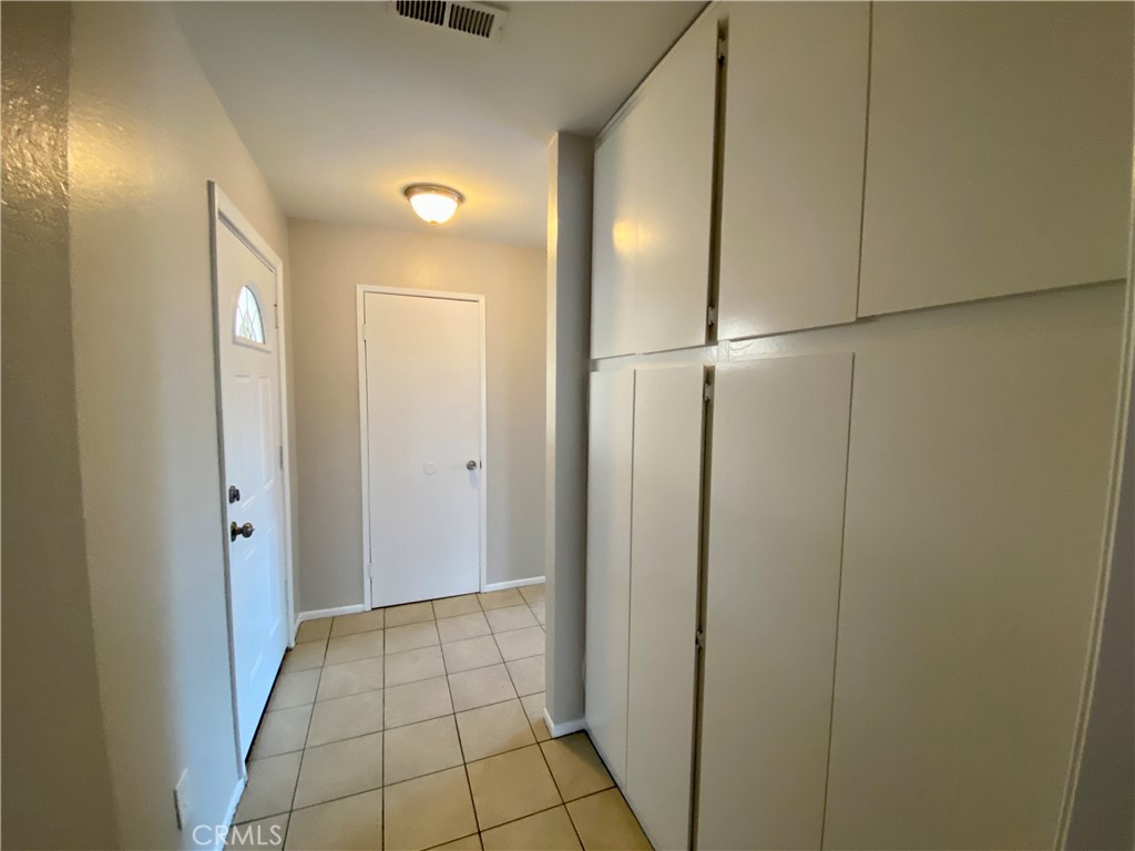 1683 W Wilson Street Property Photo 12