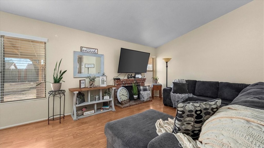 15065 Radford Avenue Property Photo 4