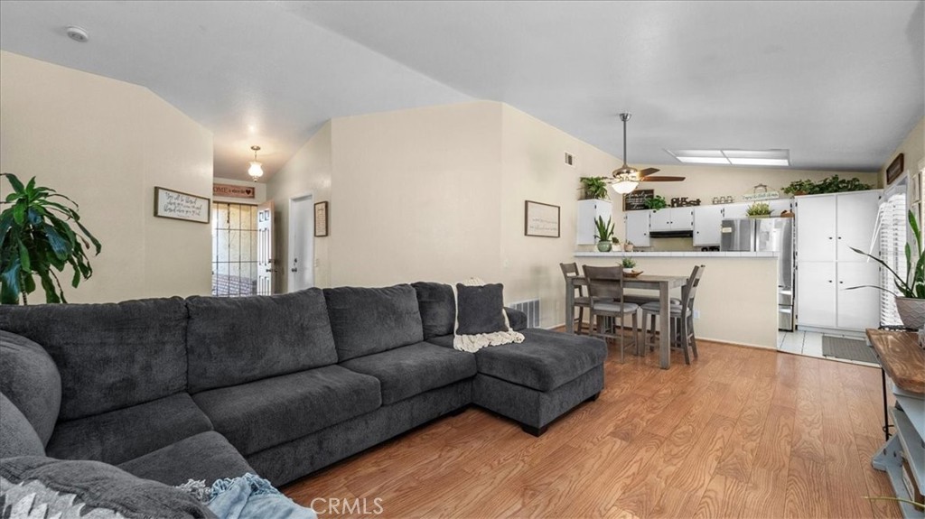 15065 Radford Avenue Property Photo 7