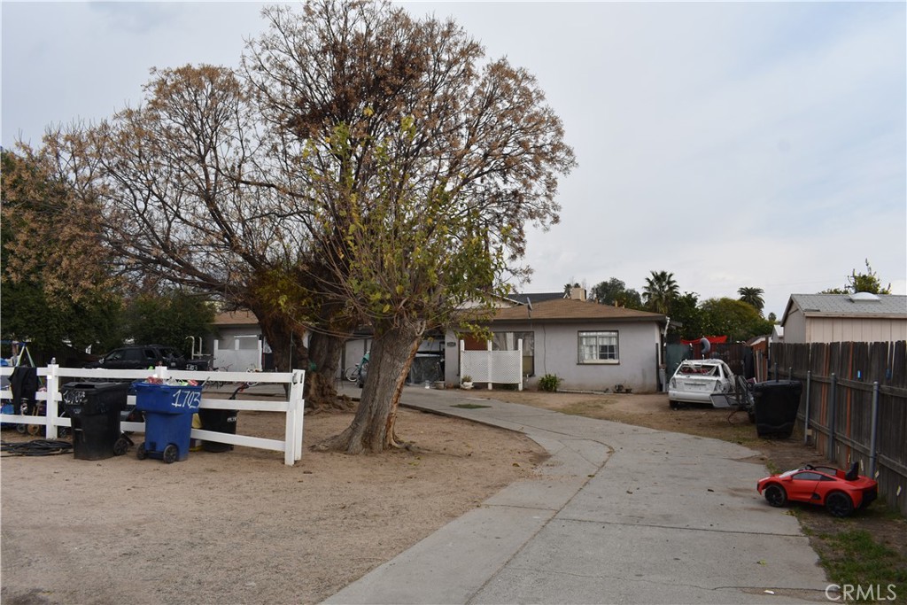 1703 Garden Drive Property Photo 1