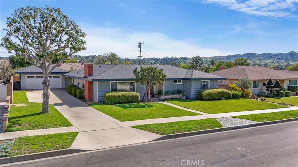 3612 N Calmgrove Avenue N Property Photo