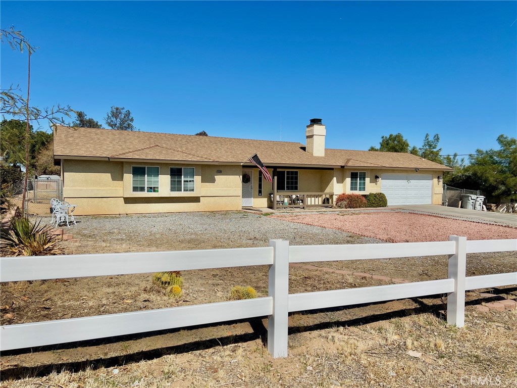 15336 Riverside Street Property Photo 4