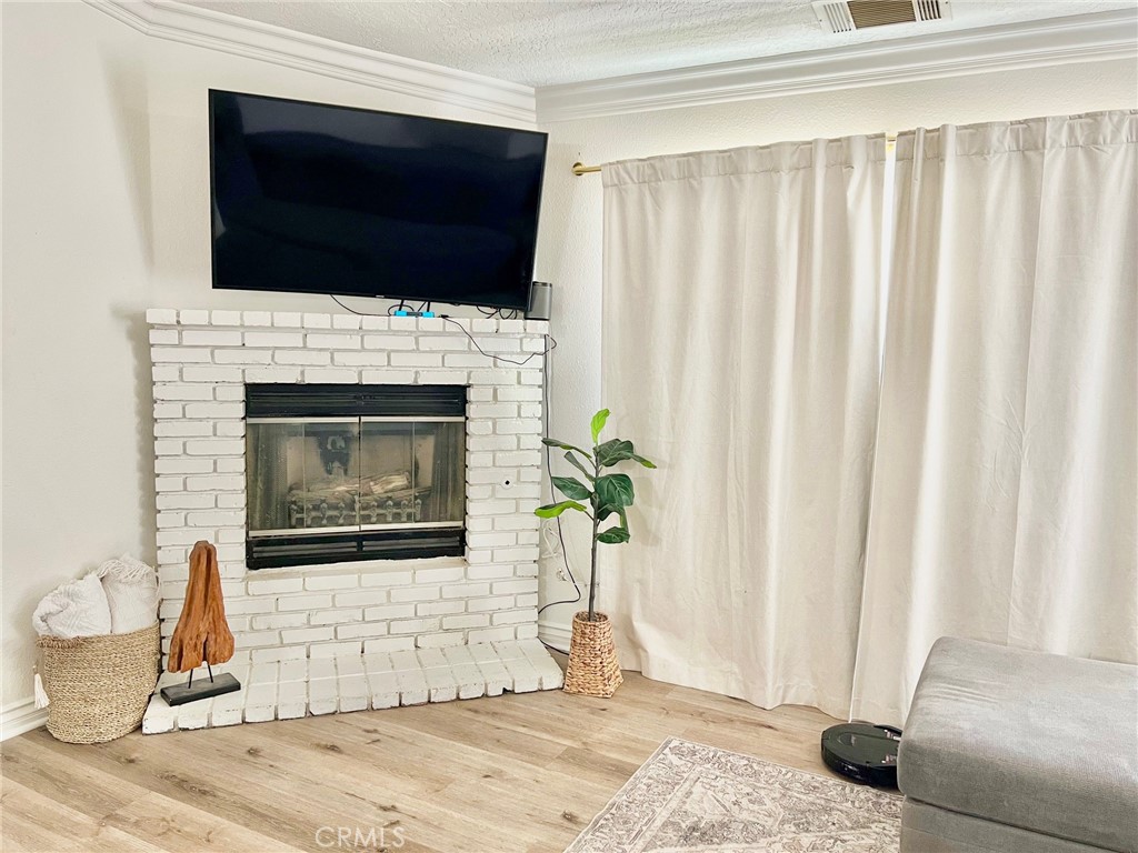 15336 Riverside Street Property Photo 9