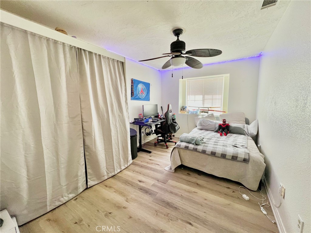 15336 Riverside Street Property Photo 22