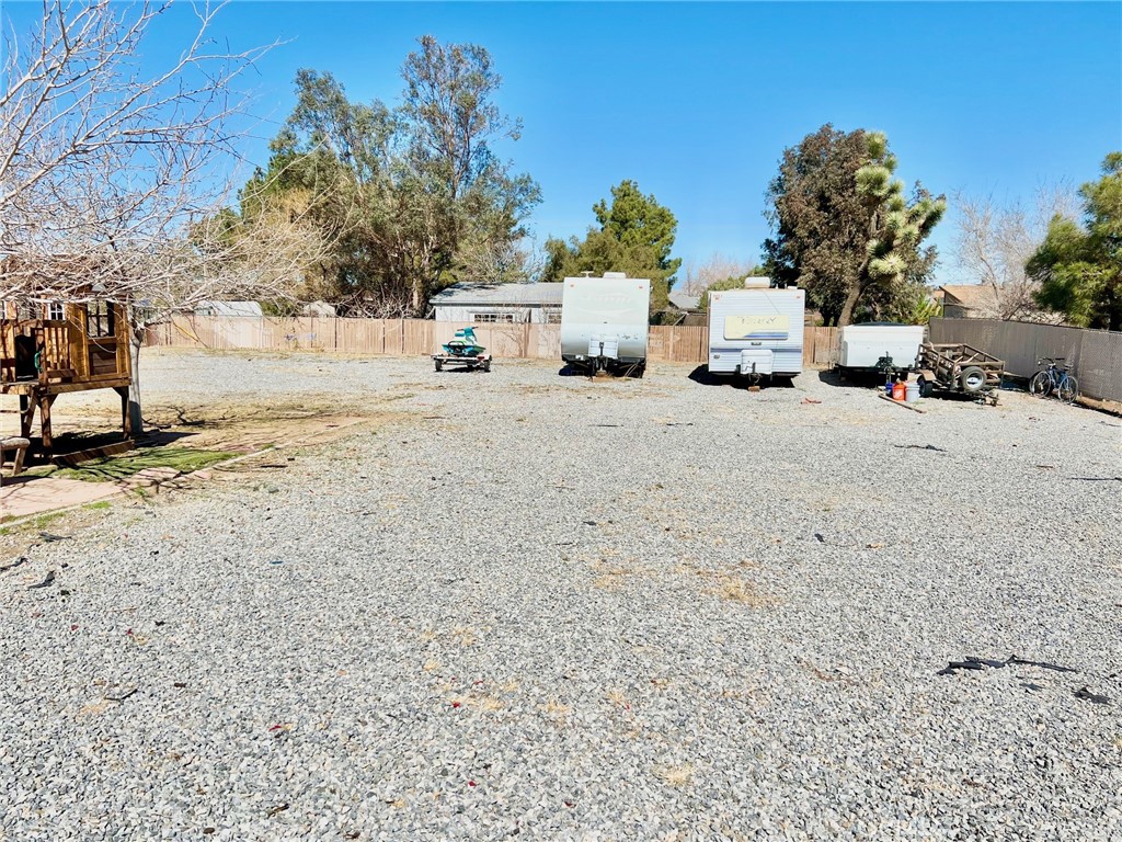 15336 Riverside Street Property Photo 23