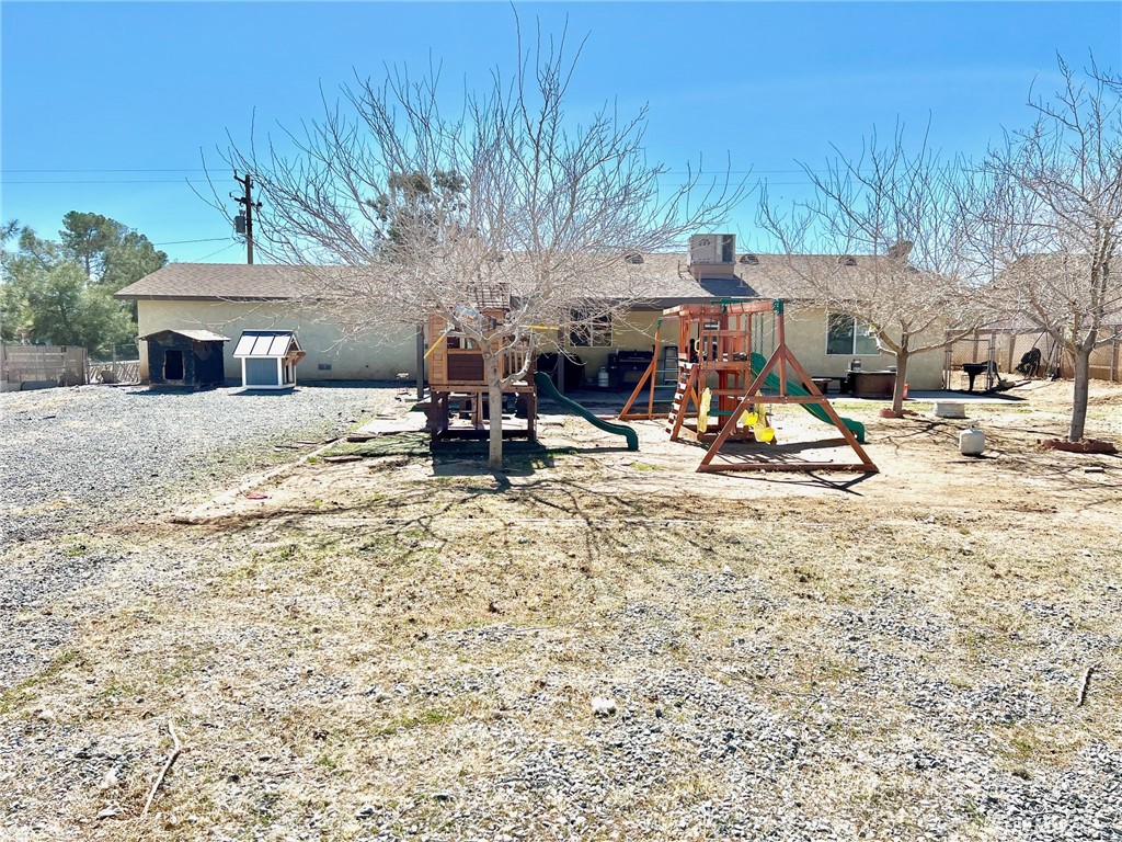 15336 Riverside Street Property Photo 25