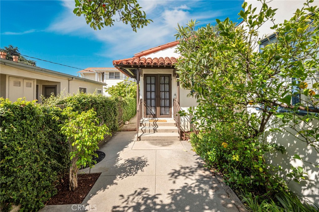 1853 N Allen Avenue Property Photo