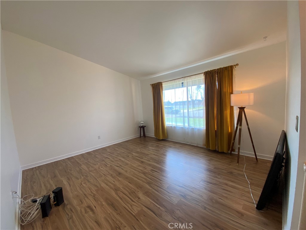 890 W Bohnert Avenue Property Photo 4