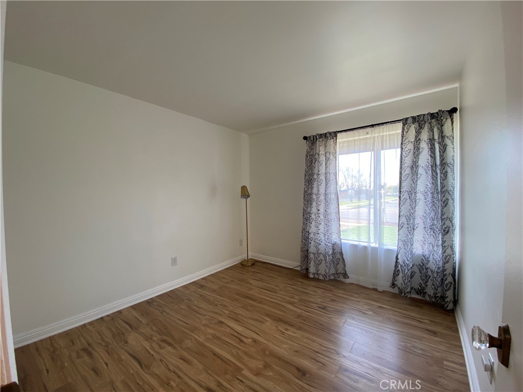 890 W Bohnert Avenue Property Photo 13