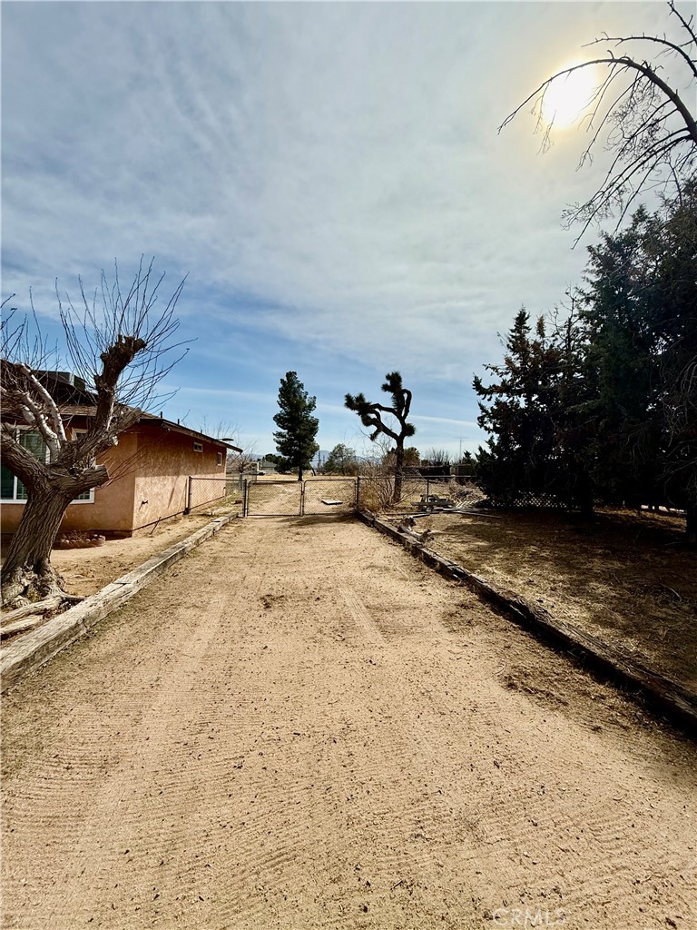 17747 Linden Street Property Photo 4