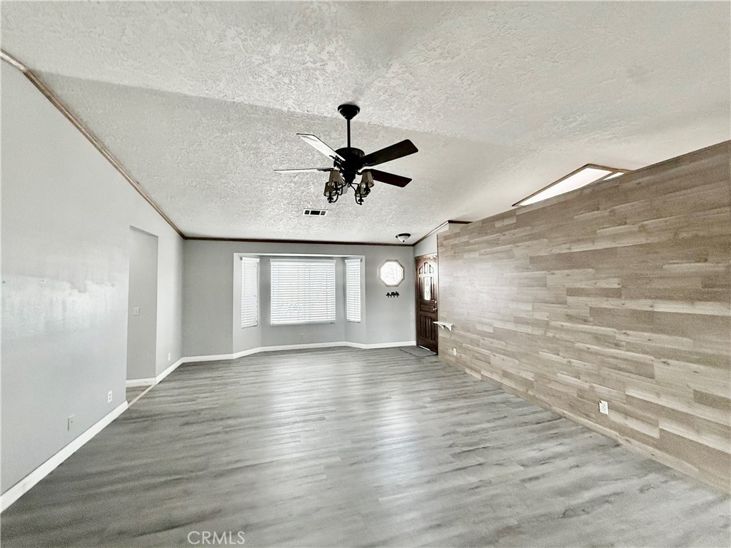 17747 Linden Street Property Photo 6