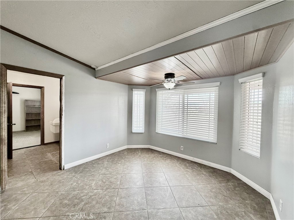 17747 Linden Street Property Photo 8