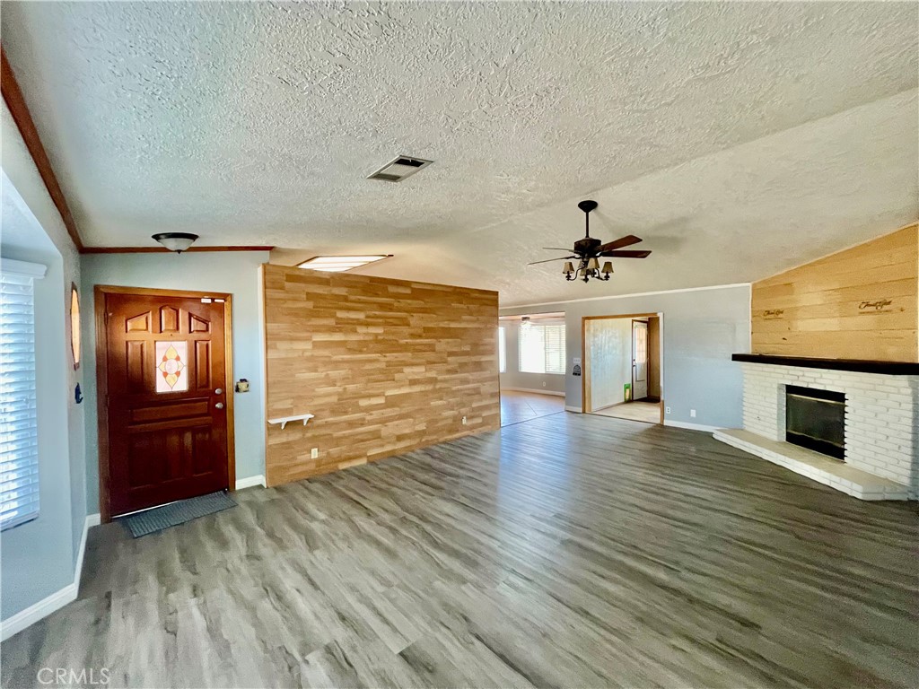 17747 Linden Street Property Photo 9