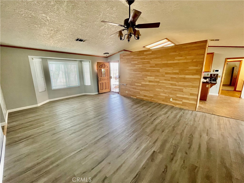 17747 Linden Street Property Photo 10