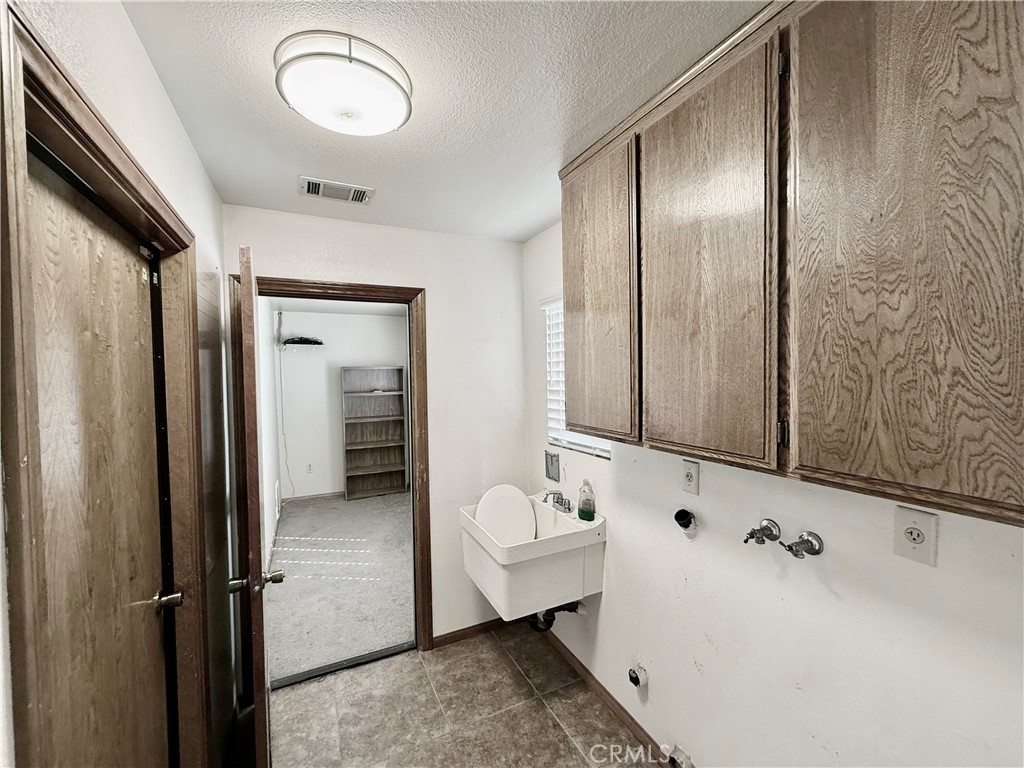 17747 Linden Street Property Photo 16