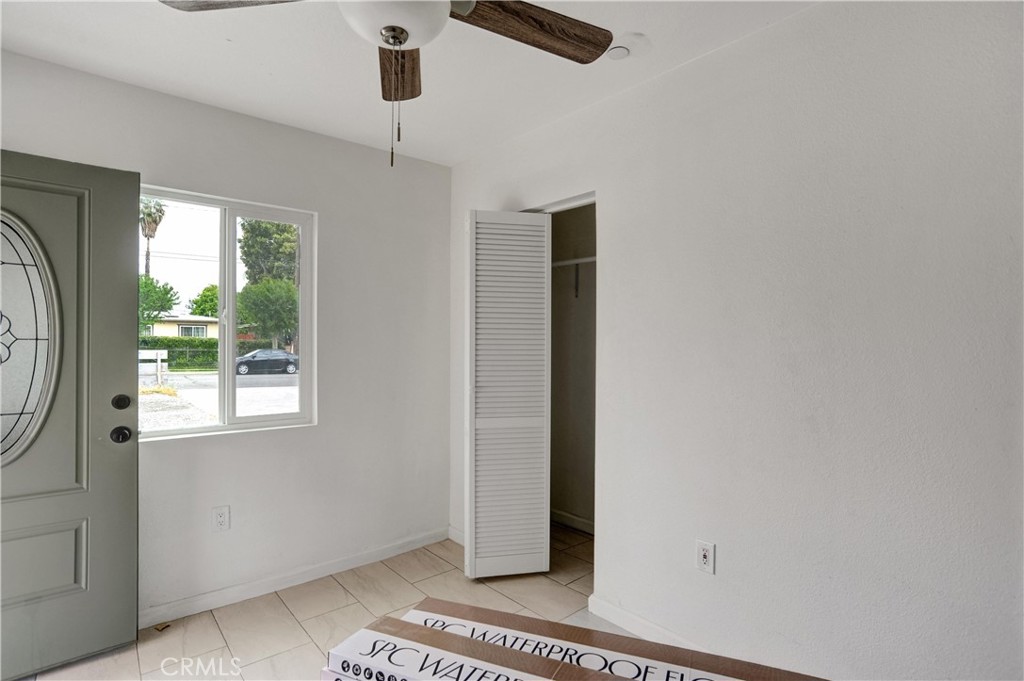1467 W Olive Street Property Photo 16