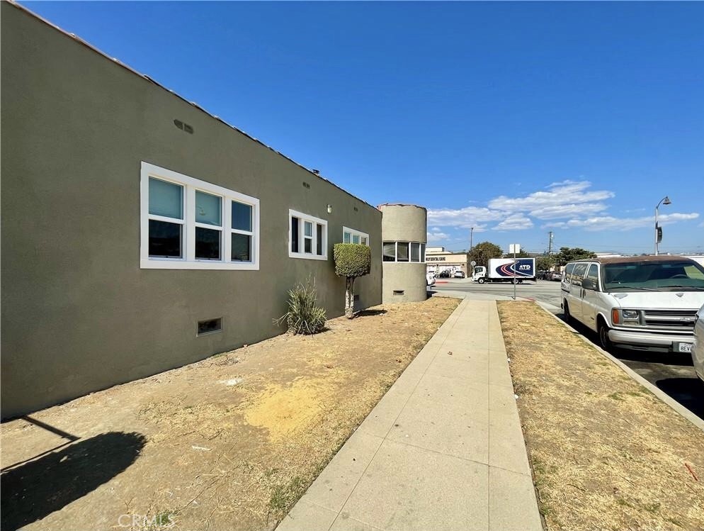 1401 W Whittier Boulevard Property Photo 2