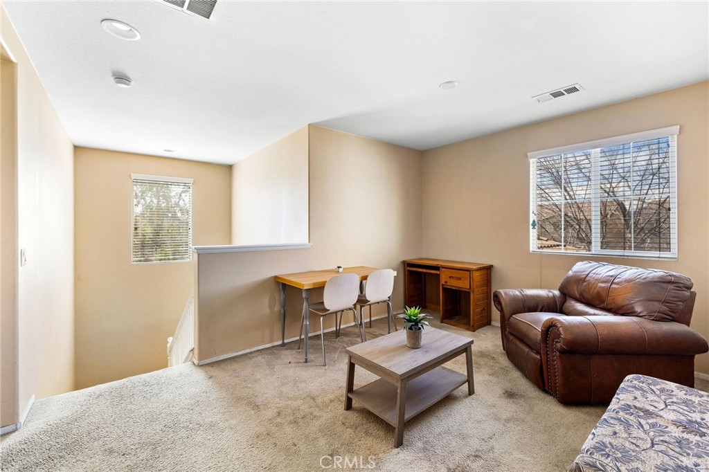 1101 N Iris Avenue Property Photo 20