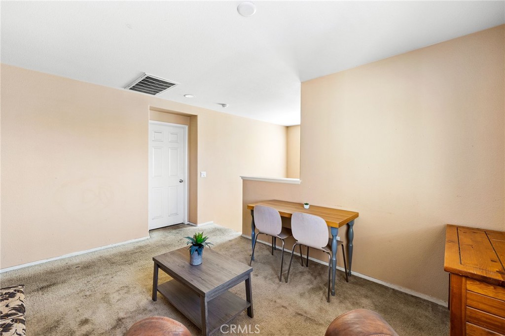 1101 N Iris Avenue Property Photo 21