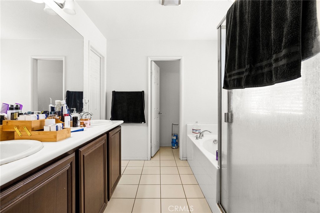 1101 N Iris Avenue Property Photo 25