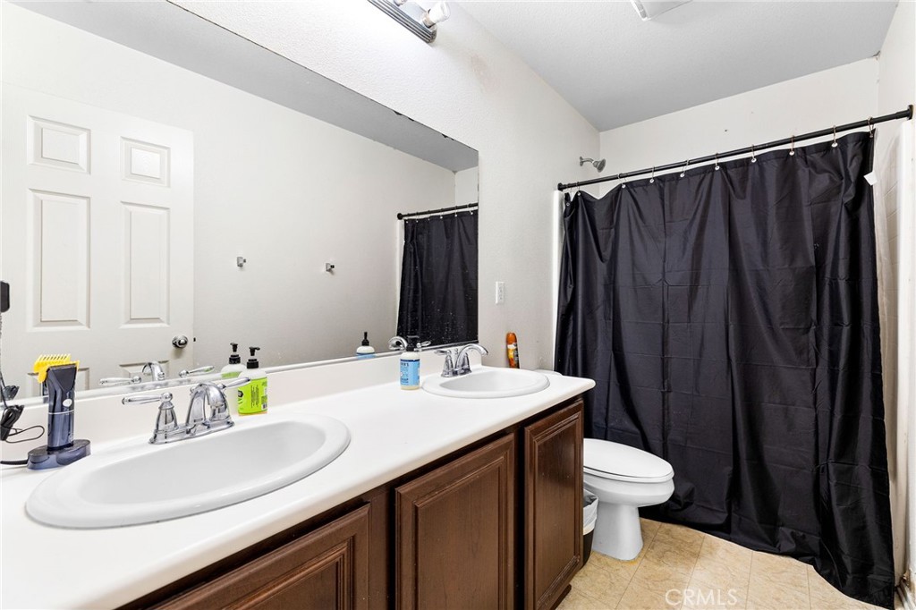 1101 N Iris Avenue Property Photo 33