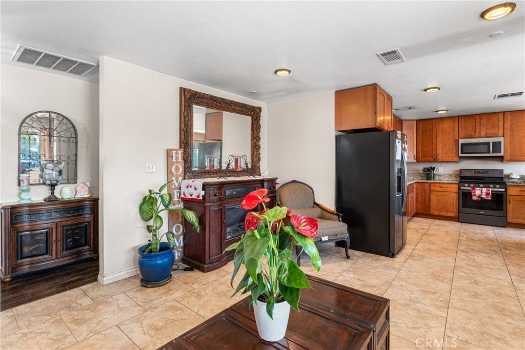 6685 Del Rosa Avenue Property Photo 7