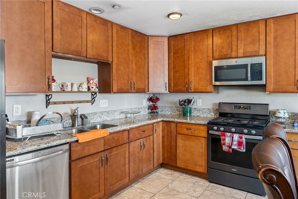 6685 Del Rosa Avenue Property Photo 8