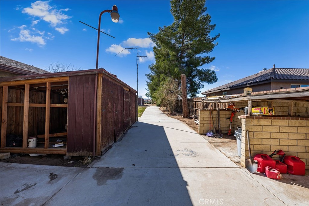 16039 Muscatel Street Property Photo 34