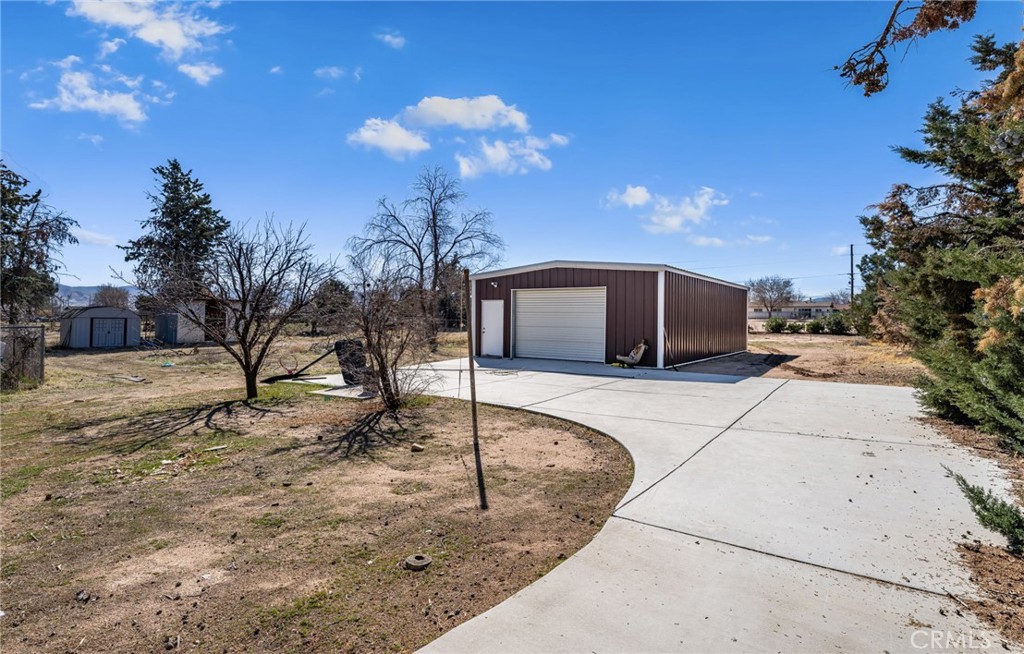 16039 Muscatel Street Property Photo 36