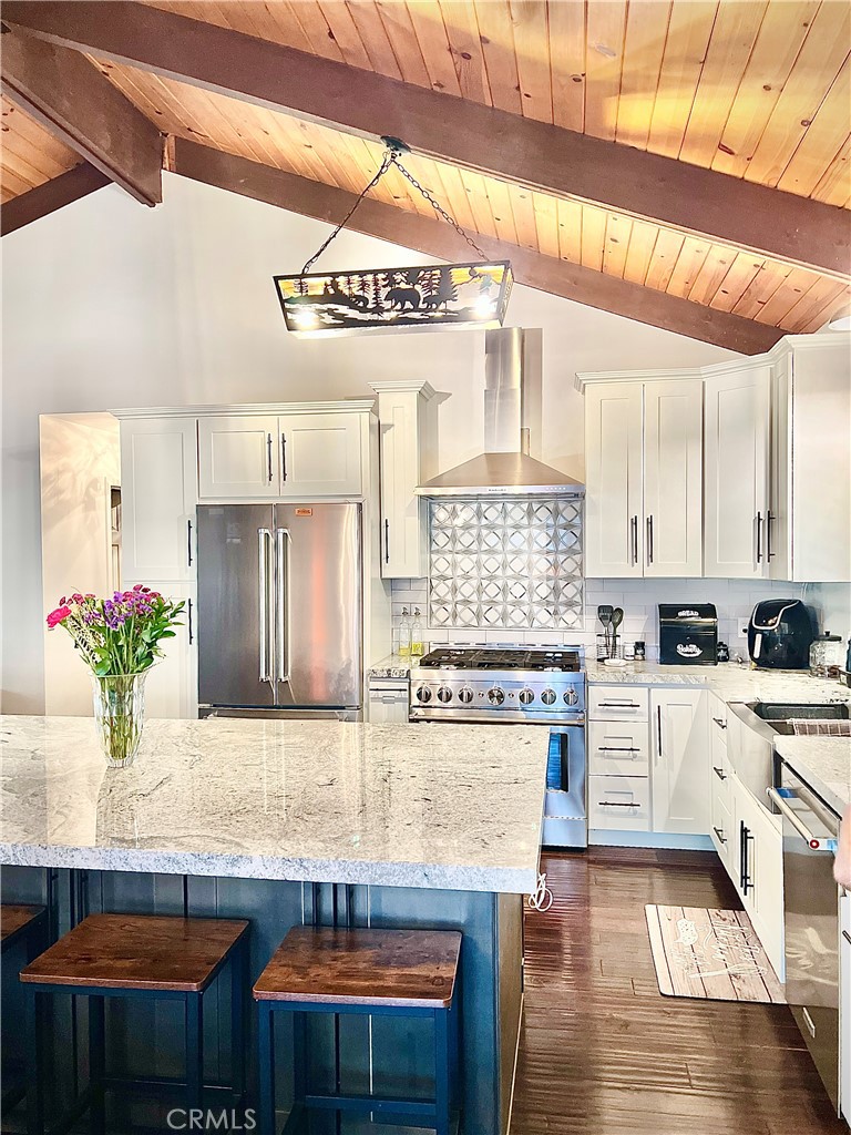370 Weisshorn Drive Property Photo 1