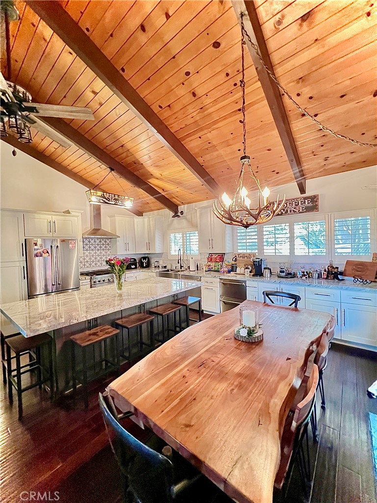 370 Weisshorn Drive Property Photo 4