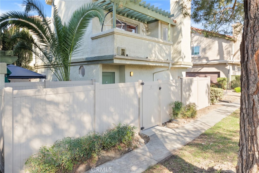 8439 Sunset Trail Place H Property Photo 3