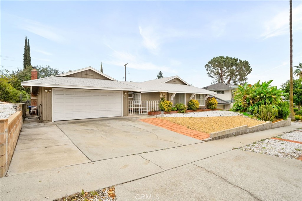 5635 Stanton Avenue Property Photo 2