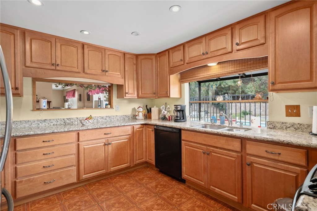 5635 Stanton Avenue Property Photo 4