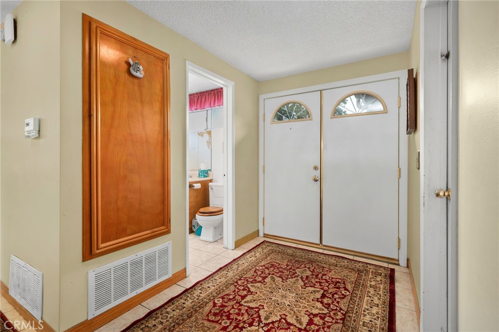 5635 Stanton Avenue Property Photo 8